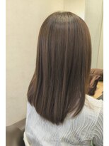 ウイバイファースト(u'i by first)&nbsp;落ち着いたブラウンカラーのヘアスタイル