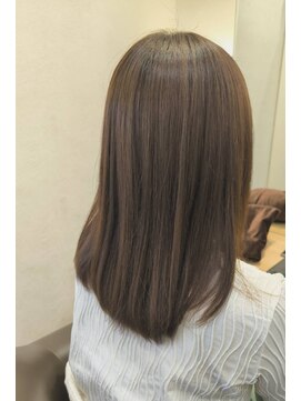 ウイバイファースト(u'i by first) 落ち着いたブラウンカラーのヘアスタイル