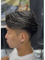 バジー バイ ディーアンドティー(Buzzy by D&T)&nbsp;毛流れセンターパート