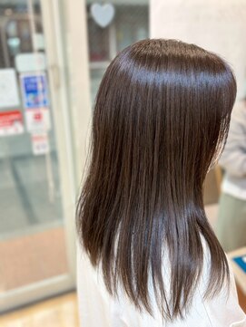 ヒラトヤ 肴町店 髪質改善トリートメントストレートロングヘアグレーベージュ