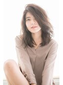 ほどよいこなれ感の無造作ウェーブ