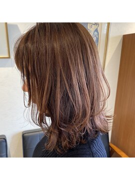 アルマヘアー(Alma hair by murasaki) ベージュピンクのミディアムレイヤー◎
