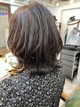 マリアバイアフロート(Maria by AFLOAT) 【shige】ホワイトグレージュコンマヘアネビージュボブウルフ