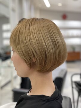 ディーボーイリタ 光の森(D-BOY Lita) 丸みショート