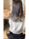 グレージュグラデーションカラー