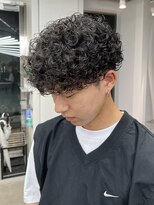 レタッチ バイ フィフス 天神大名(RETOUCH by fifth)&nbsp;プードルパーマハードスパイラルパーママッシュメンズパーマ束感