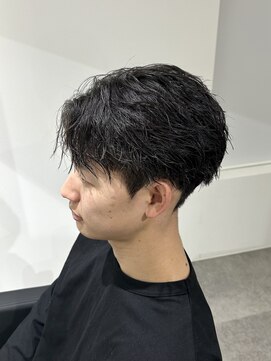 ヒュイル バイ ニアウ(Hwyl by Niau) ツイストスパイラルパーマメンズカットパーマソフトスパイラル