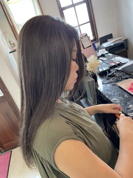 リリス(Lilith) オリーブグレージュ