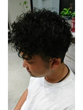 ヘア リラクゼーション パルフェ(Hair Relaxation Parfait) 個性派もお任せ!カーリーミディ