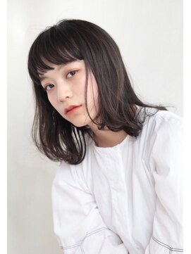 トリッカ 銀座(tricca) ナチュラルミディアム/流し前髪