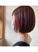 20代30代ピンクイヤリングカラー切りっぱなしボブ