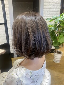 シュヴー 築地(CHEVEUX) ふわっと丸みボブ