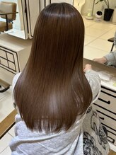 【Sammyトリートメント（髪質改善酸熱トリートメント）】髪の結合を切断せず、髪の内部をアミノ酸で満たす