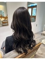 ロウブ(roubu.)&nbsp;顔周り レイヤーオリーブグレージュハンサムショート 前髪なし