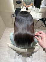 エレノア 四条烏丸店(Eleanor)&nbsp;【山地】美髪矯正と髪質改善カラーで潤うストレート