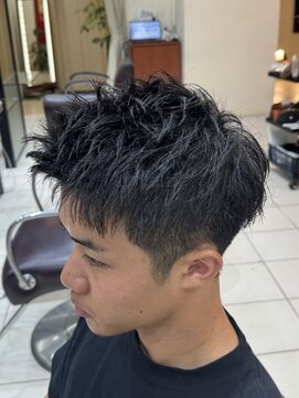 クラン 横浜(Clanc) サーフカール フェザーパーマ スパイキーショートブルーブラック