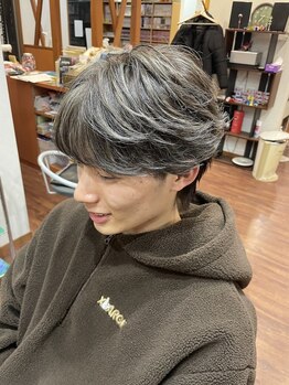 経験豊富なスタイリストがあなたにぴったりのスタイルをご提案。毎日のオシャレがもっと楽しくなる！