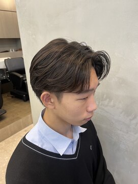 エリマバイフィフス 調布(elima by fifth) 調布ニュアンスパーマカルマパーマセンターパートガイルヘア緩め