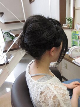 コアフィールフィス(COIFFURE fils) あみ込みアップ