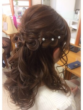 キュア(CURE) リボンハーフアップ