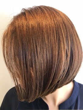 ビューティフルガーデンズ(Beautiful Gardens) 冬の大人ボブスタイル