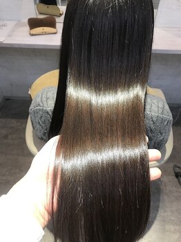 【hair make colorfulの理髪矯正】こだわり成分配合のトリートメントで憧れのうるツヤ美髪に！