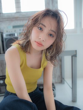 ヘアアンドリラクゼーション シャッセ(Hair&Relaxation SASE) ウルフ風セミロング×インナーカラー