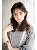 エアウェーブでかけるくびれヘア浮遊感ルーズウェーブ