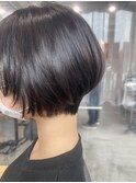 ショートボブ顔周りにレイヤー