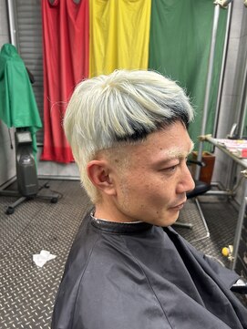 美容家朋友 ホワイトブリーチ＆フロント黒インナーカラー