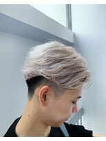 フェードアンドライン 仙台店(FADE&LINE) ホワイトヘアセンターパート