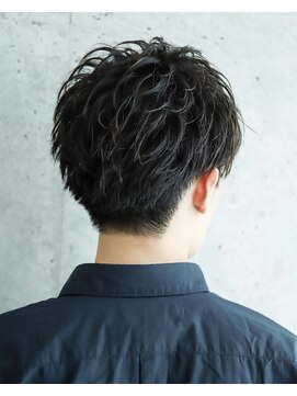 リップス 横浜(LIPPS) ツーブロック爽やかアップバングリバースパーマ