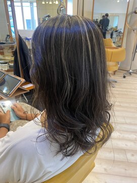 モリオ フロム ロンドン 成増店 【morio成増/一戸】ミディアムハイライトカラーグレージ