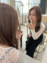 ニア 栄(nia)&nbsp;大人シアーベージュミニウルフボブミディアムレイヤー