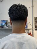 メンズカットテーパーフェードスキンフェードビジネスヘア