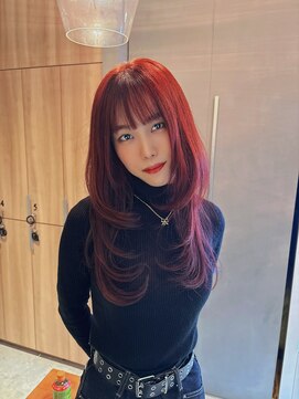 バイエイト(X8) ロングレイヤー/レッドカラー/髪質改善