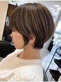 丸みショート×ナチュラルハイライト