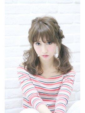 アバント(avant) 大人かわいいツイン編みこみアレンジ