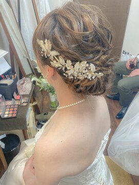 ブラウ ネイル パーティー(Blau Nail Party) ゴールドナチュラルシニヨン