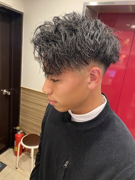 銀座マツナガ 神田店 20代30代メンズツイストスパイラルパーマ爽やかオシャレ感黒髪