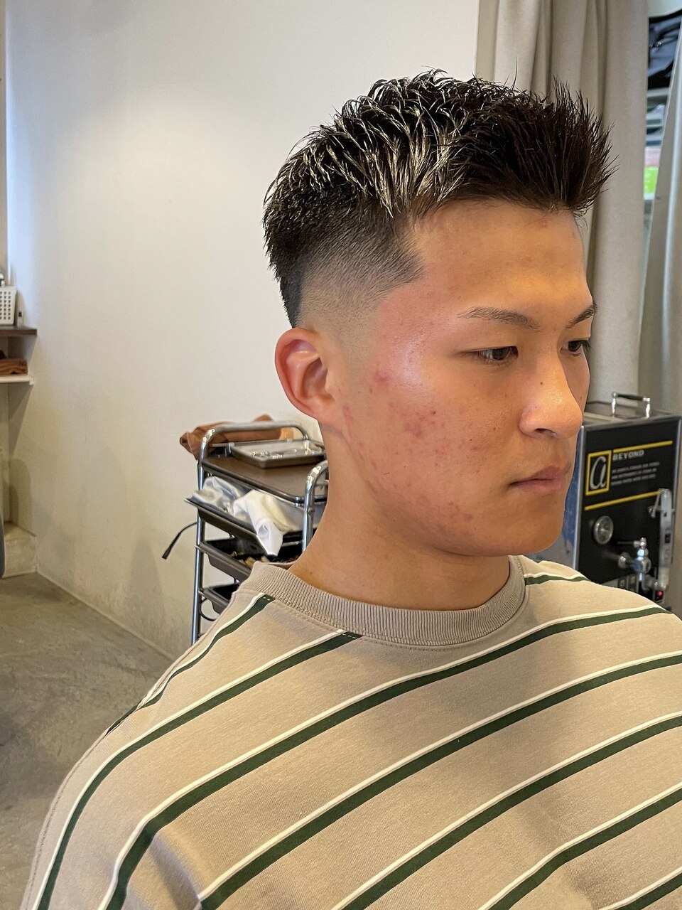 フェザーアップ スキンフェード：L182117995｜アンティコ(Antico)の