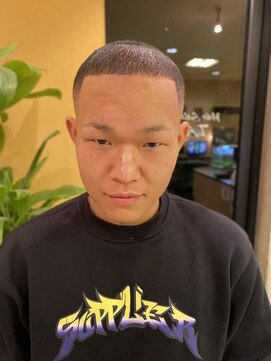 タカギ(TAKAGI) イージーパーマ×フェード/バズカット