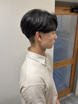 リリアーナ(LILIANA) 刈り上げで美シルエットセンターパート