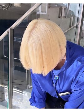 ヲタク(wotaku.) ブロンドカラーダブルカラーブリーチカラーケアブリーチボブ