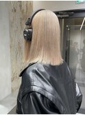 抜きっぱなしブロンド/ホワイトブロンド/ボブヘアー