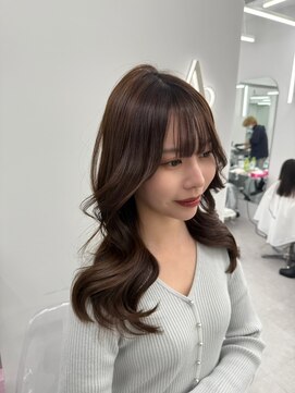 エミュ(emu) 韓国風レイヤーカットで 可愛く巻き髪◎