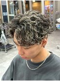 スペインカールスパイキーショートブルーブラックフェザーパーマ