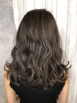 ヘアサロン アティリー(Hair Salon Attirer) 西梅田/ボブ/グレーベージュ/白髪ぼかし/ハイライト/ベージュ