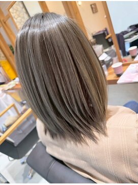 モアナバイヘッドライト 綱島店(Moana by HEADLIGHT) Moana【綱島】#ブリーチ#ダブルカラー#シルバー