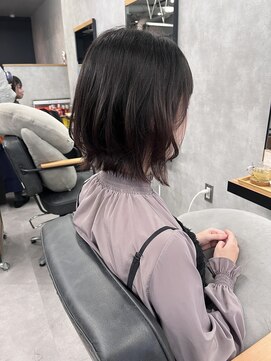 クラン 岡本(Chlan) くびれ感が可愛い外ハネショートボブ